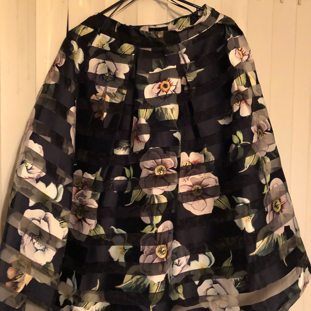 Blue floral midi skirt